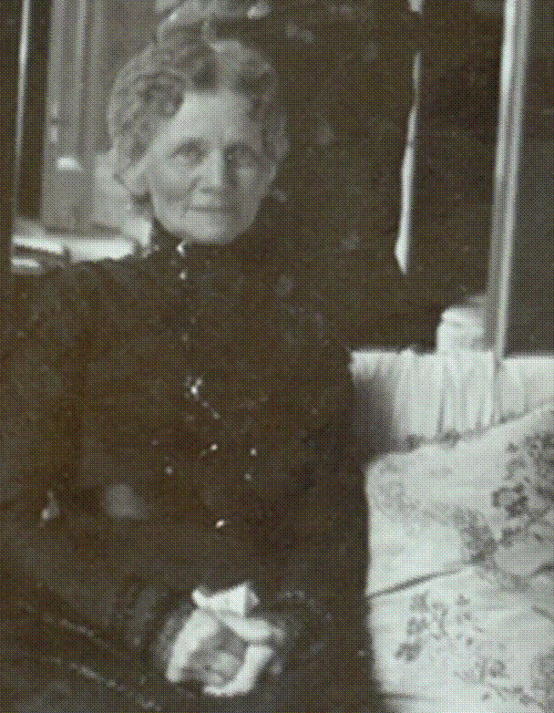 Et billede, der indeholder person, indend�rs, gammel, hvid

Automatisk genereret beskrivelse