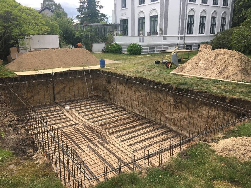 Et billede, der indeholder grs, udendrs, bygning, spor

Automatisk genereret beskrivelse