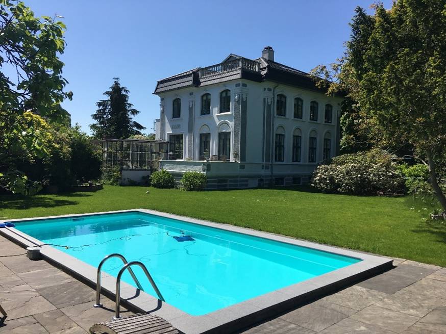 Et billede, der indeholder tr, udendrs, himmel, grs

Automatisk genereret beskrivelse