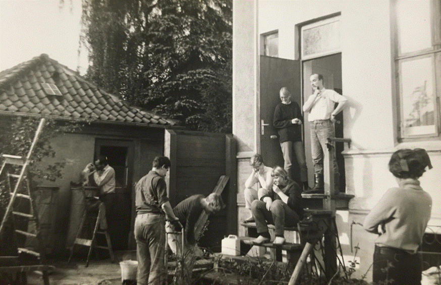 Et billede, der indeholder bygning, udendrs, person, tr

Automatisk genereret beskrivelse